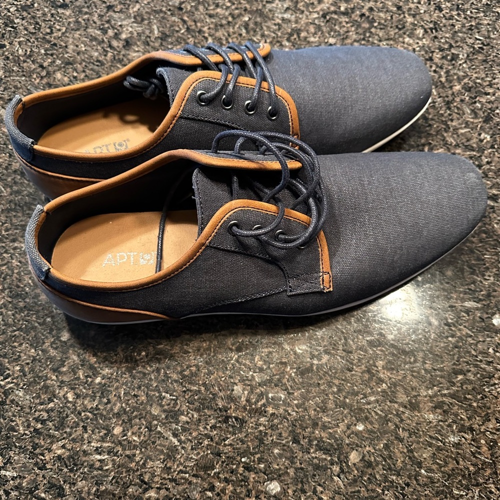 Apt. 9 Men's Navy and Tan Oxfords